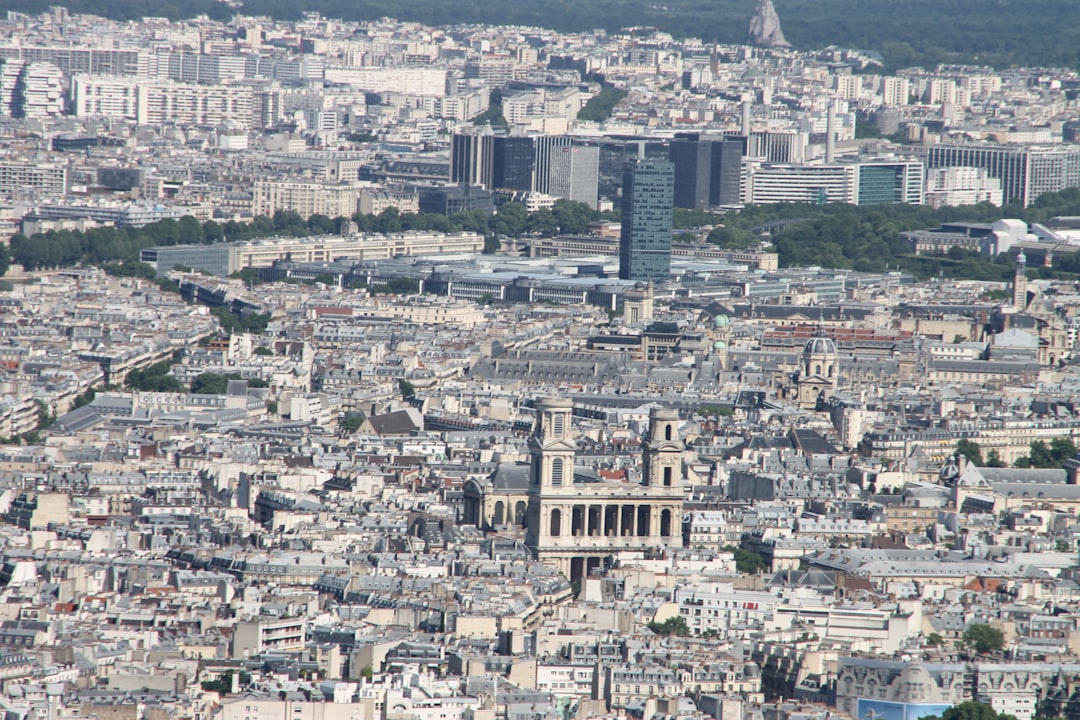 Encadrement des loyers en 2026 : les 28 villes concernees